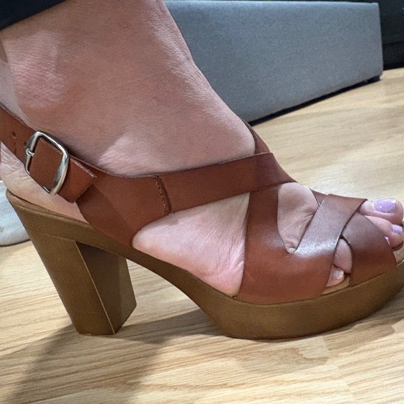 David Tyler Leather Sandals - Picture 7 of 8